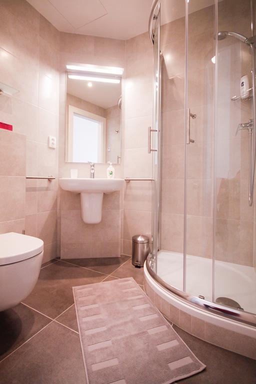 Apartment Zborovska 6